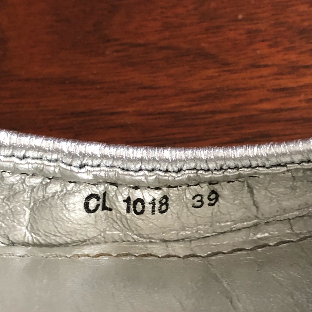 Louis Vuitton Silver Ballet Flats - Picture 5 of 11